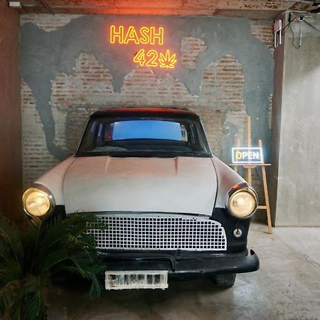 Silom Soi 3 Hash Apartment Hip And Funky With Rooftop View バンコク都 エクステリア 写真