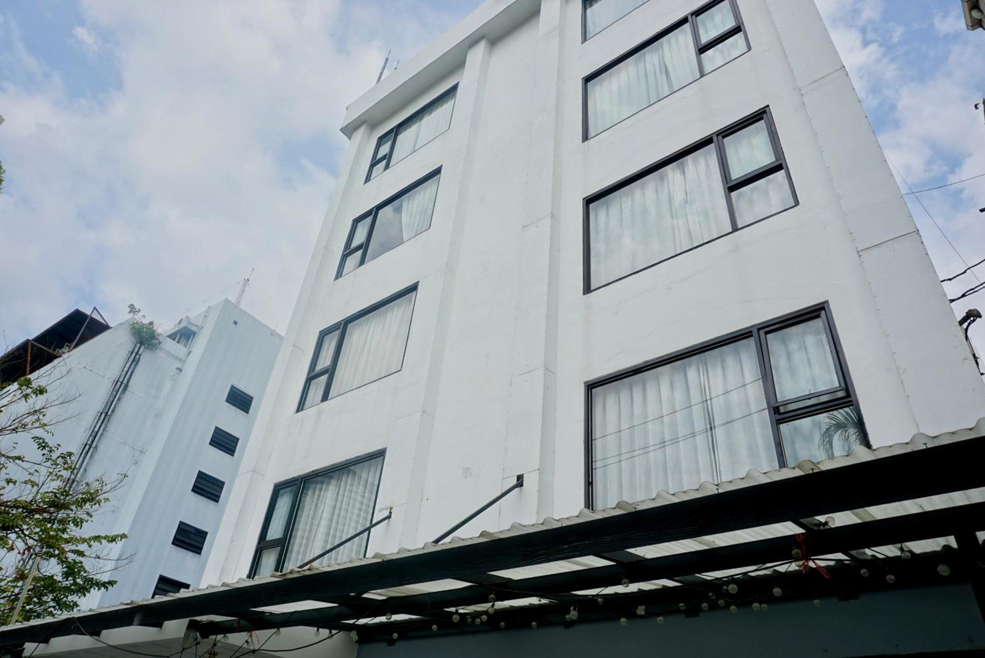 Silom Soi 3 Hash Apartment Hip And Funky With Rooftop View バンコク都 エクステリア 写真