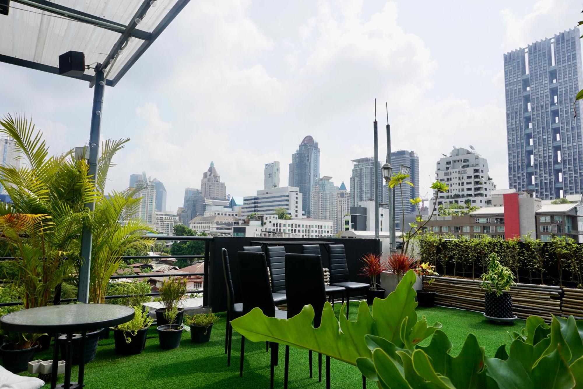 Silom Soi 3 Hash Apartment Hip And Funky With Rooftop View バンコク都 エクステリア 写真